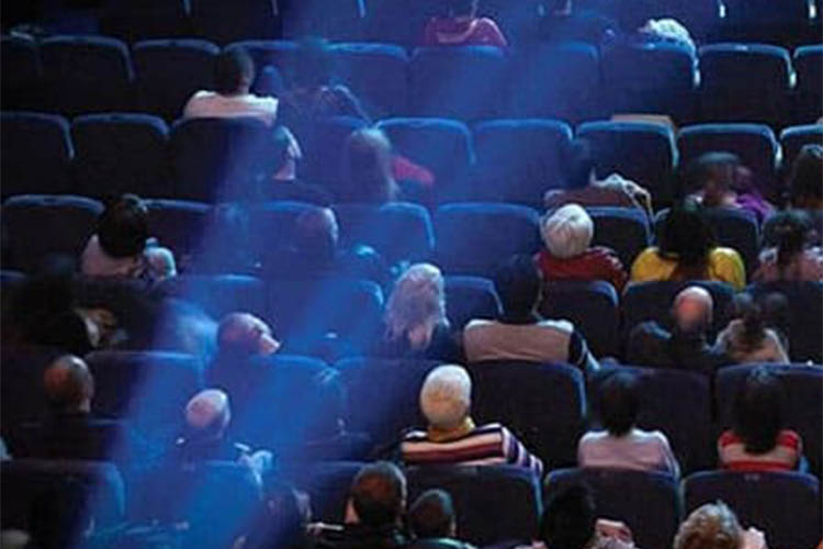 Sinema Salonu Reklamları